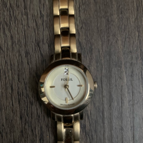 SOLD - Fossil Gold-Tone Women's Watch - Picture 7 of 10